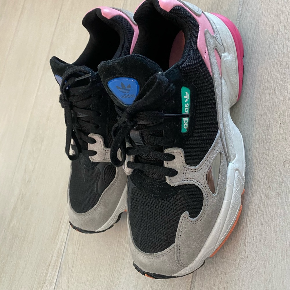 Adidas falcon core black light granite